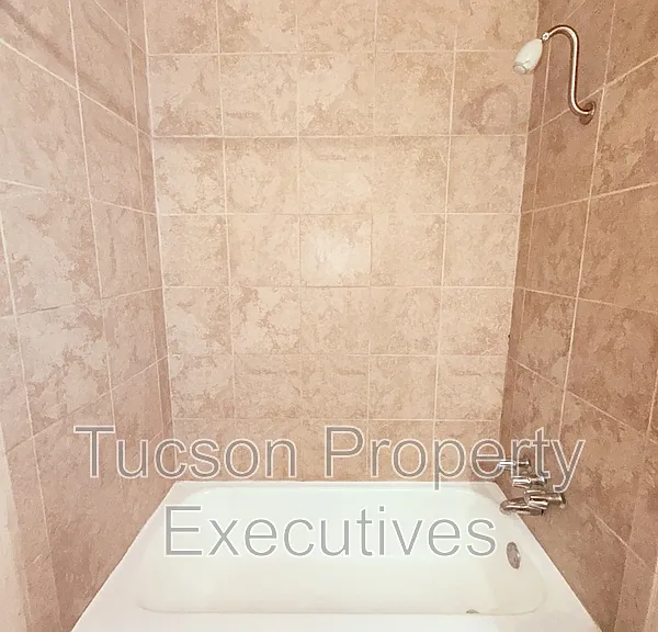 8914 S Nogales Hwy — Photo 7