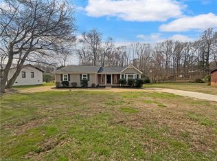 4307 Creekview Dr, Trinity, NC 27370