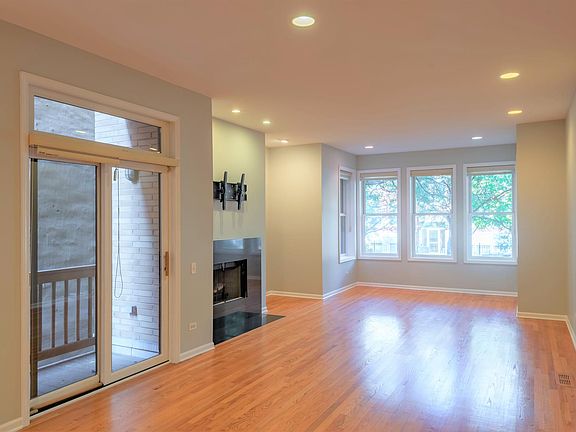 3rd image of 2041 W Pierce Ave APT 1C