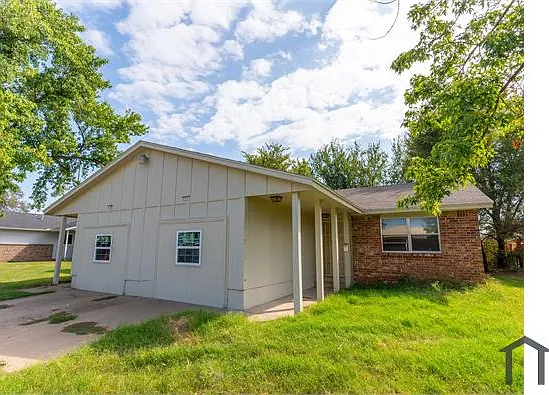 4 bed, 1131 sqft, $1,650 — Photo 2