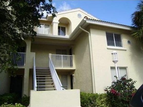 1st image of 15201 Glenmoor Dr #15201
