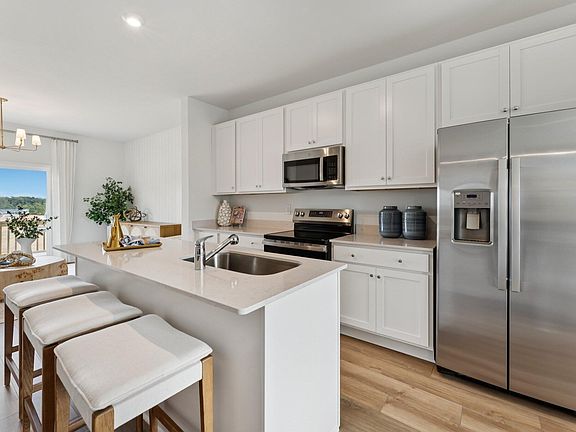 5th image of 813 Freston Rd #64
