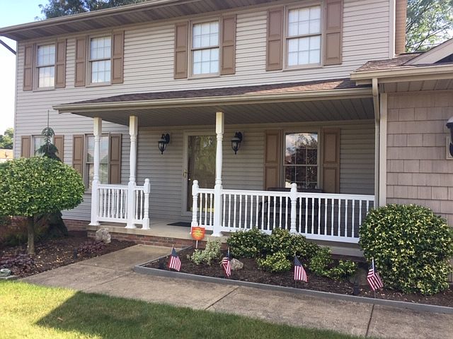 Front porch , vinyl railing.