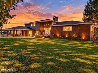236 Mountain Vista Dr, Pigeon Forge, TN 37863