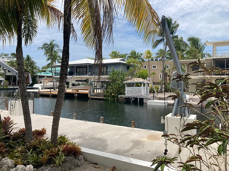 115 Harbor Ln — Photo 13