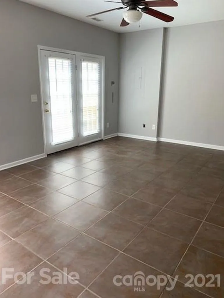 3 bed, 1518 sqft, $1,825 — Photo 1