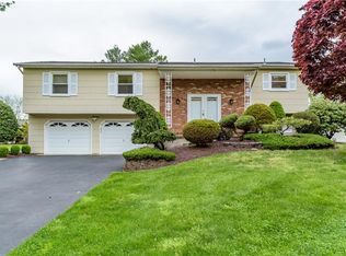 18 Canadian Woods Rd, Marlboro, NJ 07746