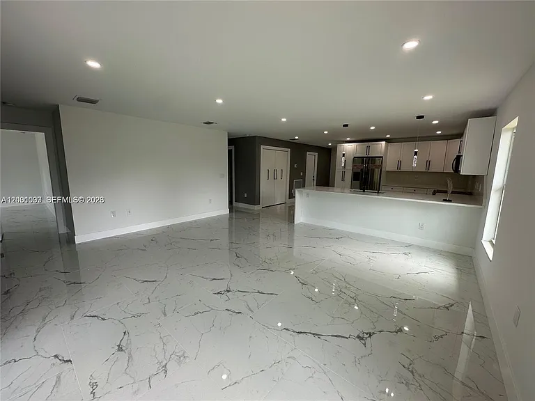 1125 Milwaukee Blvd — Photo 8