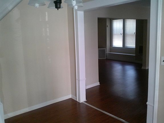 2nd image of 479-481 Clifton Ave