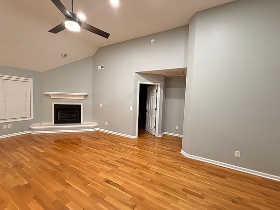 Living room (entry to Master Bedroom)