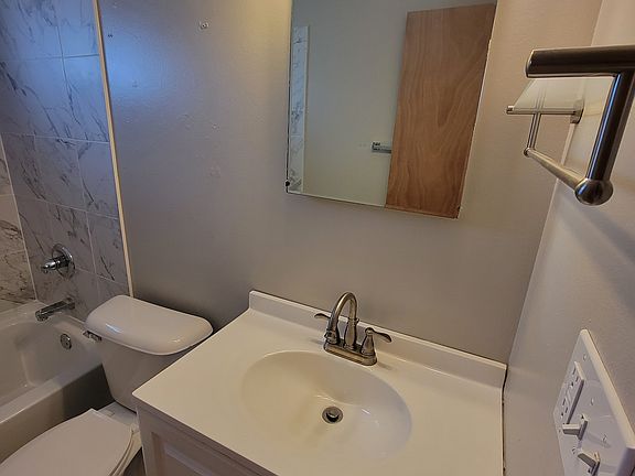 3rd image of 1108 Melrose Ct #4