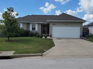 405 Sugar Ln, Clever, MO 65631