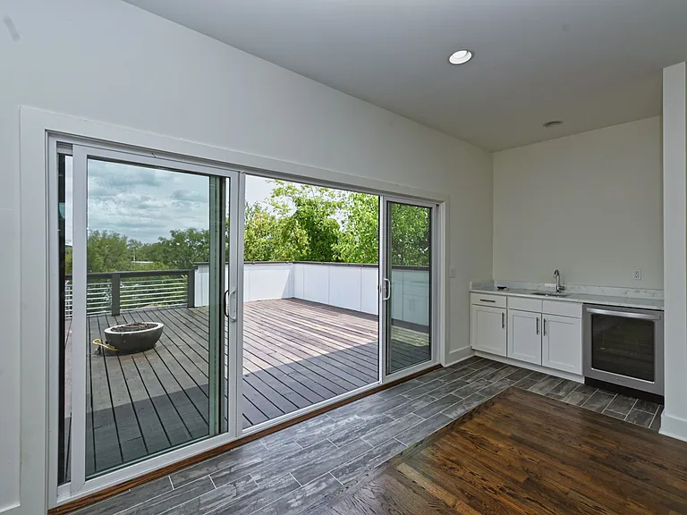 407B Moore Ave — Photo 18