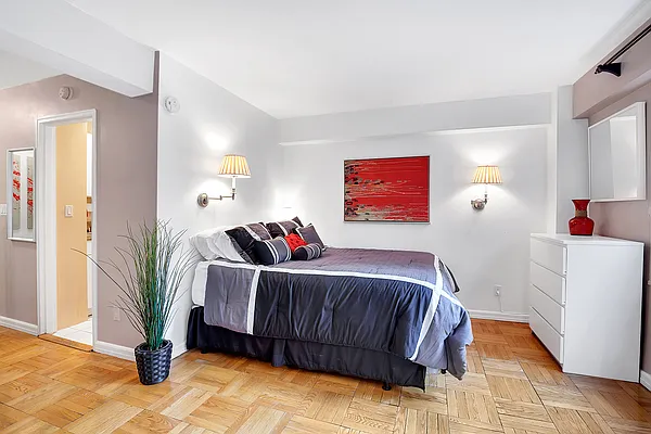 Rented by Cooper & Cooper Real Estate | media 16