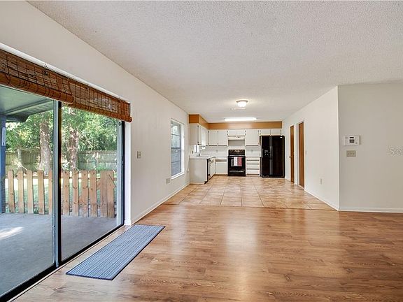 4th image of 825 Swann Dr