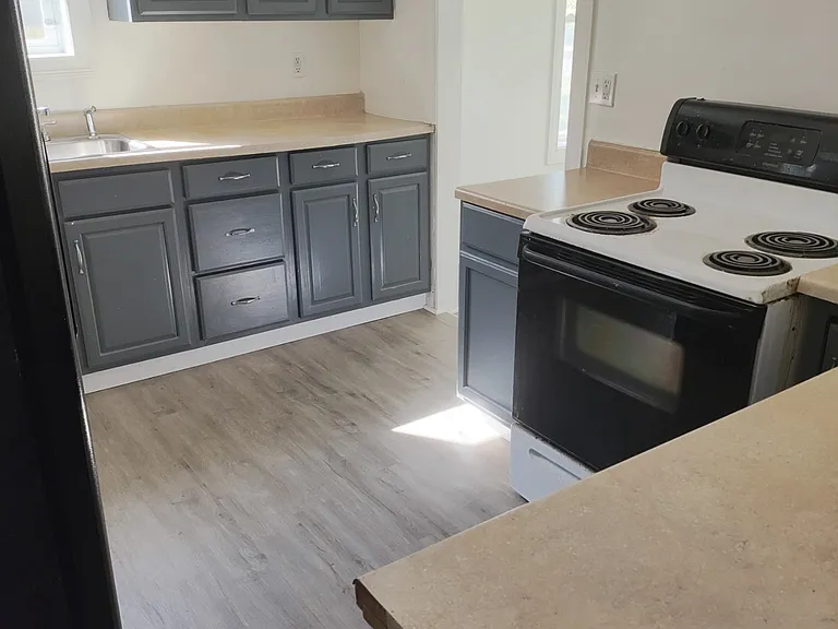 131 N Gorham St — Photo 2