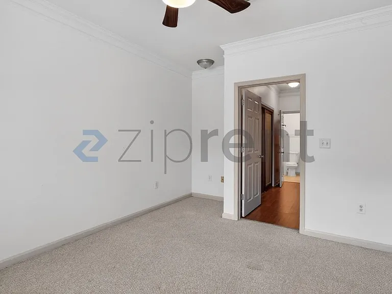 1111 Westchester Rdg NE — Photo 14