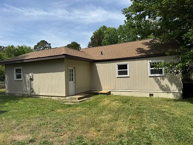 Building Photo - 1043 Bradley Ln