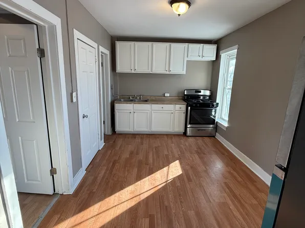 201 E 25th St APT 4, Chicago Heights, IL 60411