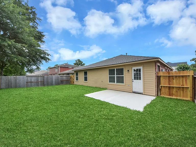24027 Pinecreek Point — Photo 39