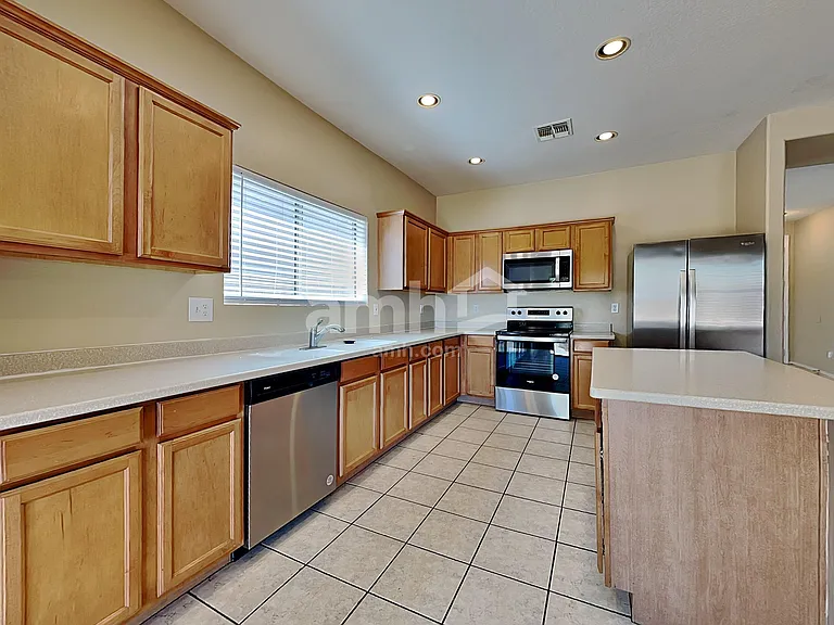 2548 W Spencer Run — Photo 3