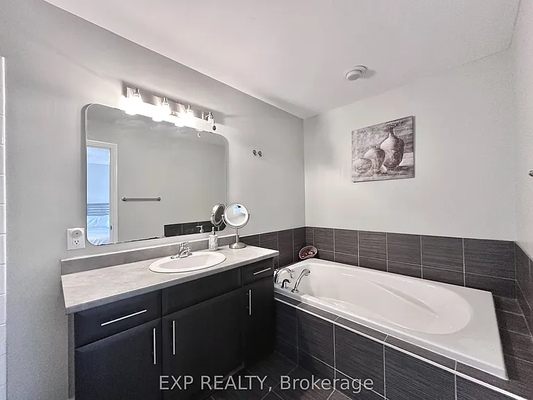 421 Foxhall Way — Photo 18