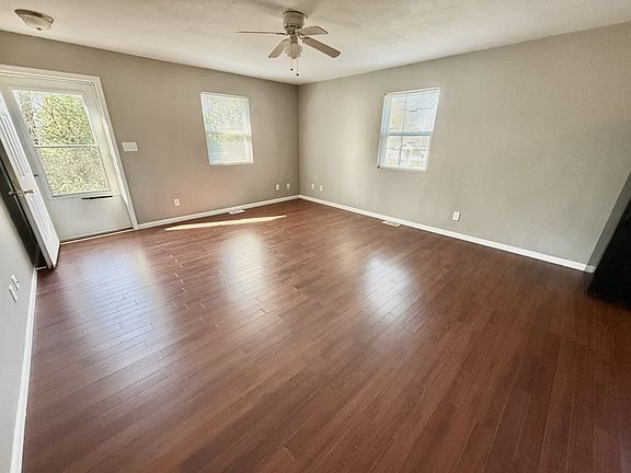3rd image of 1208 E Grand Ave #A
