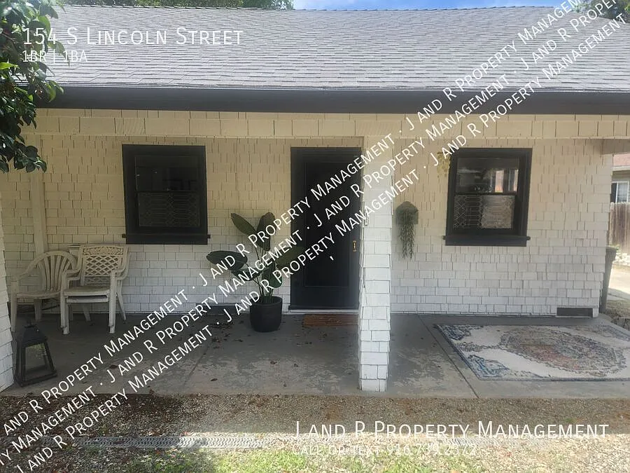 1 Bed in Roseville — Photo 4