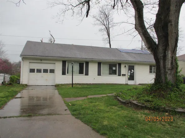 1047 Westglen Dr, Saint Louis, MO 63126