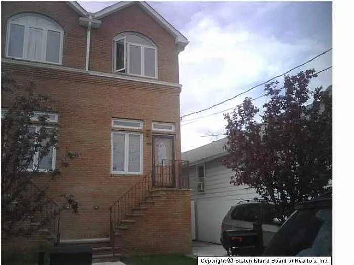 1033 Olympia Blvd photo 1