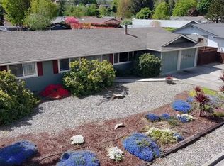 1755 Axtell Dr, Grants Pass, OR 97527