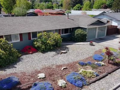 1755 Axtell Dr, Grants Pass, OR, 97527