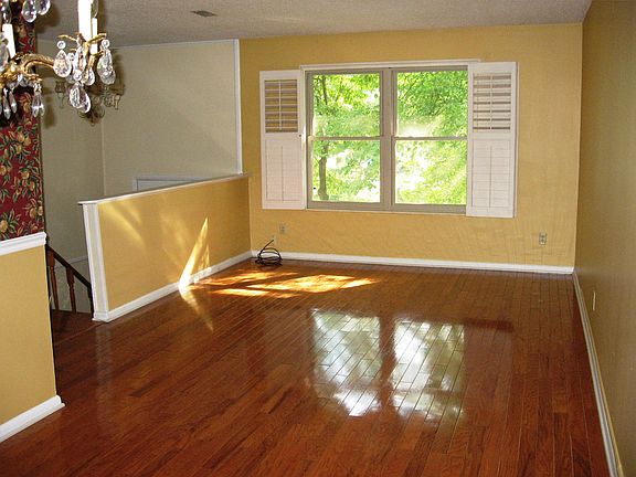 2nd image of 1308 Scotsbury Cir