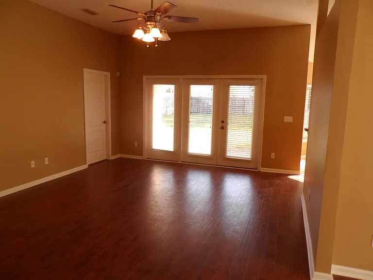 979 Steeplechase Ln — Photo 11