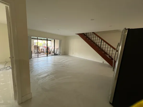 8304 Dundee Ter, Miami Lakes, FL 33016