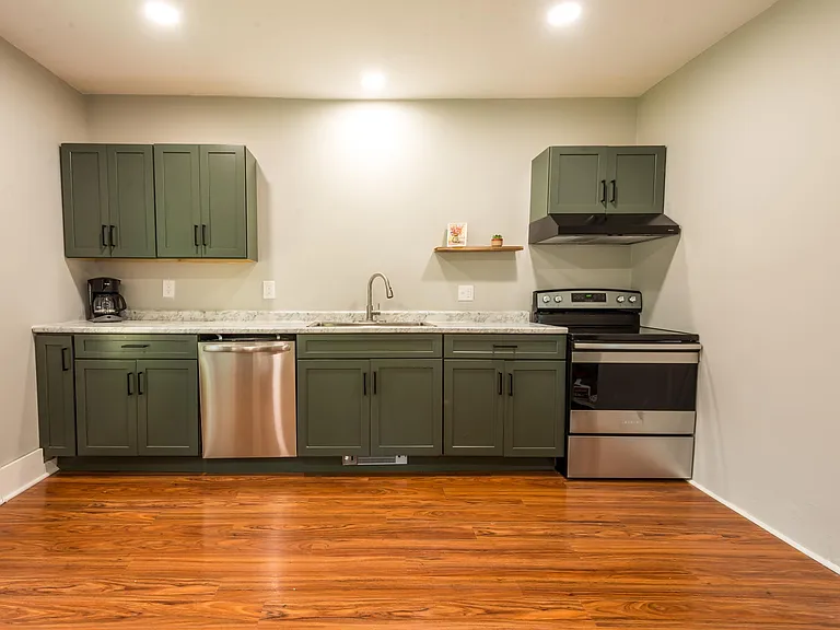 79 Oak St — Photo 3