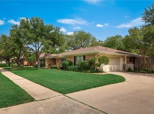 3304 Country Club Rd, Pantego, TX 76013