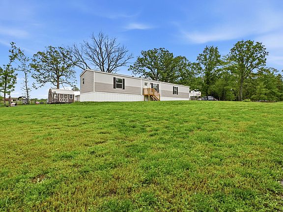 5th image of 387 E 400th Road