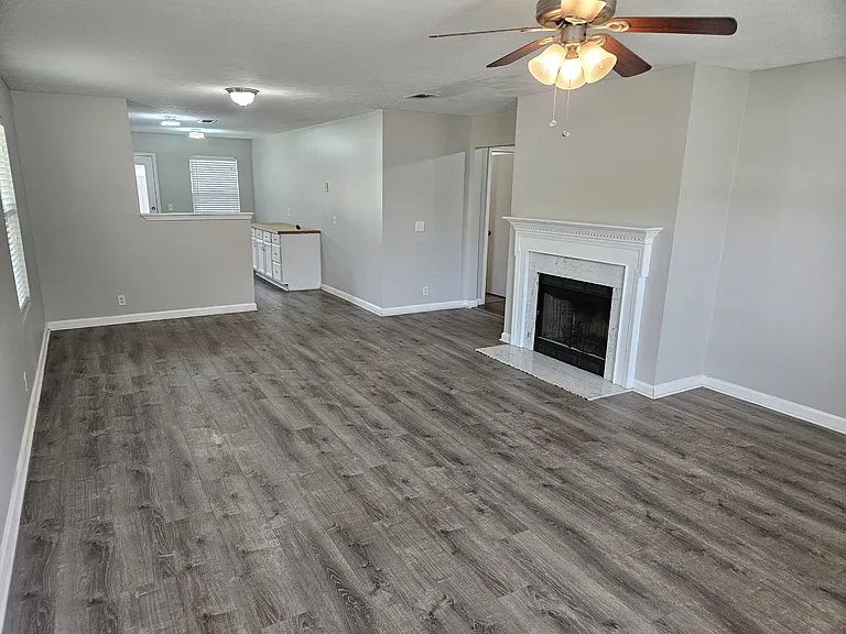 912 Seven Oaks Blvd — Photo 3