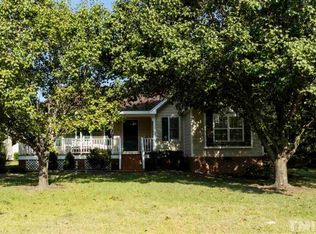 1105 Squire Ridge Dr, Fuquay Varina, NC 27526