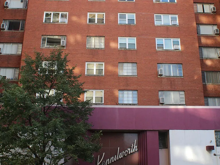 Kennilworth Apartments — Photo 22