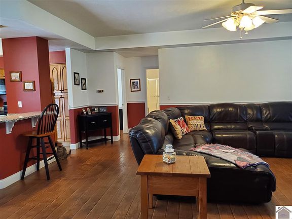 4th image of 37 Wilson Dr