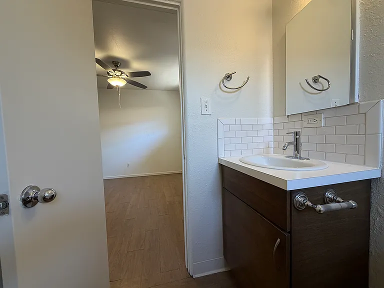 4420 N 8th Ave #3 — Photo 10