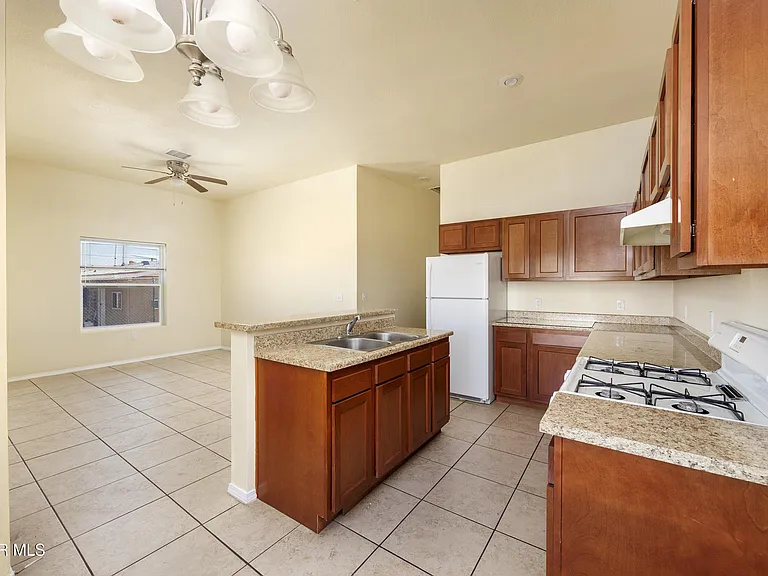 4120 Olympic Ave #B — Photo 6