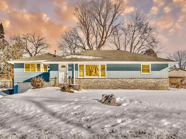 7541 4th St NE, Fridley, MN 55432