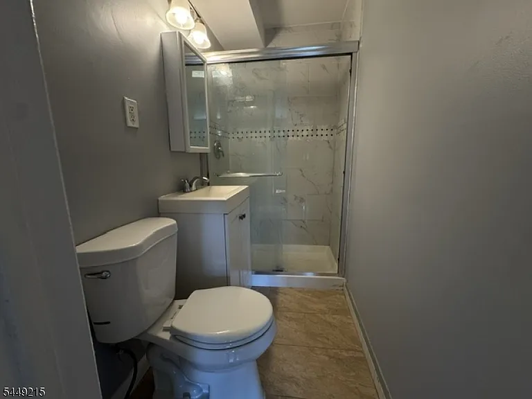 332 College Dr — Photo 11