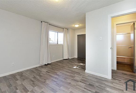 4th image of 3620 West St APT 1
