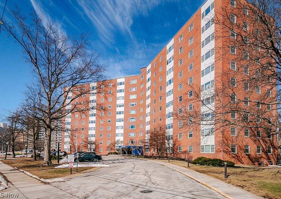 1st image of 11850 Edgewater Dr APT 1002