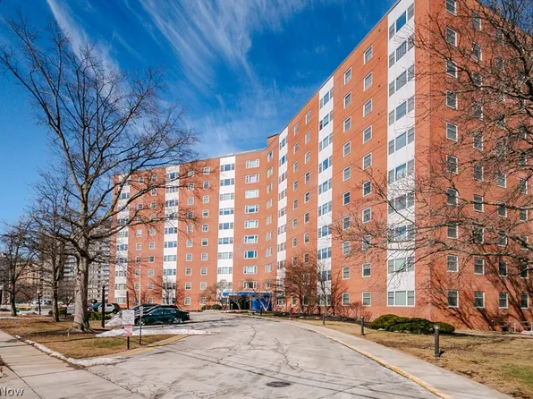 11850 Edgewater Dr APT 1002, Lakewood, OH 44107