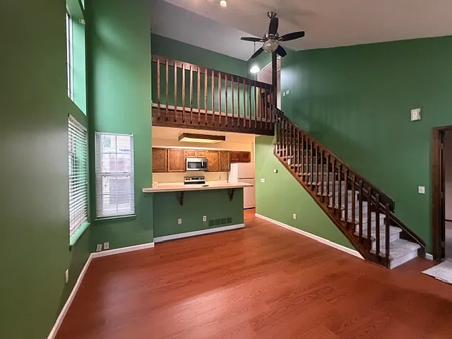 3 bed, 1727 sqft, $2,240 — Photo 3